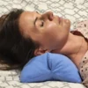 Mała, podróżna poduszka do snu i relaksu LEA, profilowana - obrazek 2